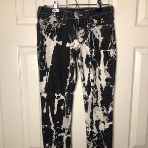 TRUE RELIGION JEANS! Size 28. Artistic designed. Statement Jeans. Must Buy!!